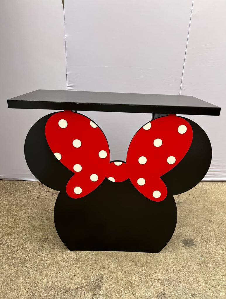 Minnie Mouse Party Table