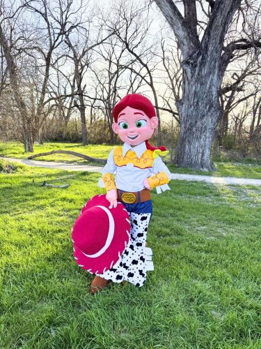 Jessie-Character-Rental-Outdoor-3