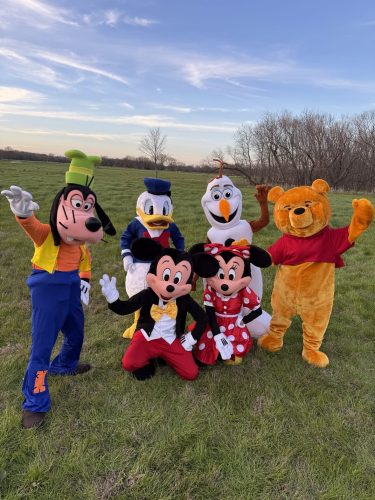 Mickey-Minnie-Duck-Donald-Goofy-Olaf-Character-Rental-Outdoor